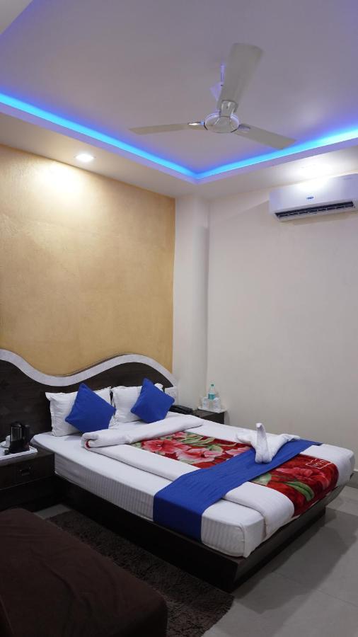 Hotel Janvi Interntaional Inn מוזאפרפור מראה חיצוני תמונה