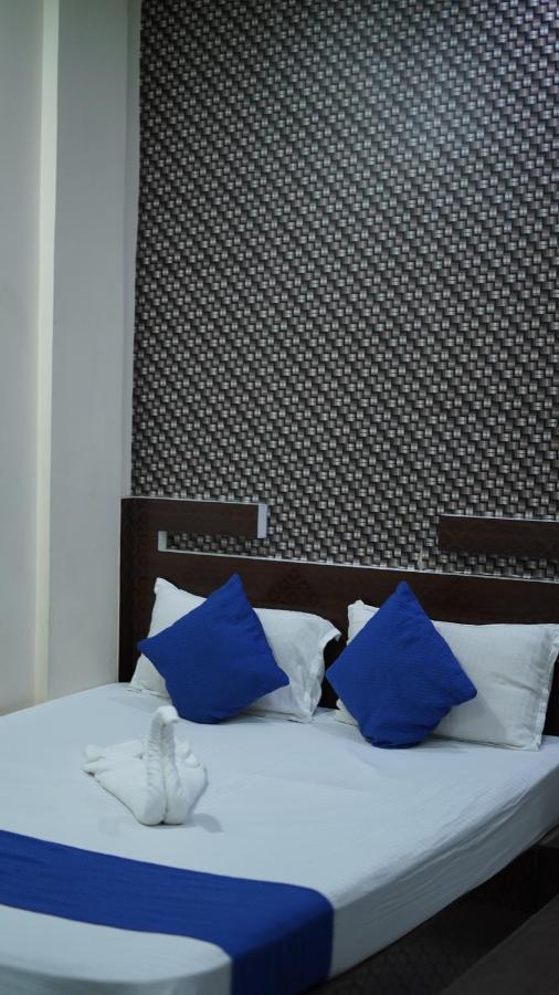 Hotel Janvi Interntaional Inn מוזאפרפור מראה חיצוני תמונה