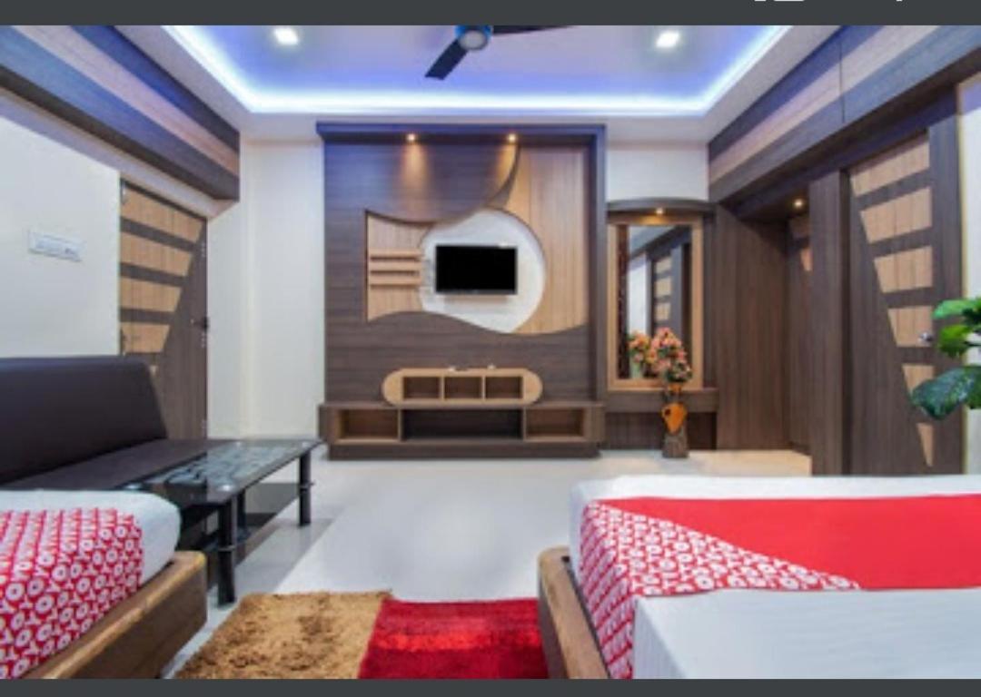 Hotel Janvi Interntaional Inn מוזאפרפור מראה חיצוני תמונה